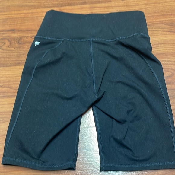 Fabletics Powerhold high waist biker shorts size med - Picture 3 of 4